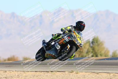 media/Jan-12-2025-CVMA (Sun) [[be1d2b16e3]]/Race 3-Amateur Supersport Middleweight/